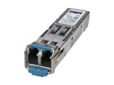 Ein silbernes SFP-Modul mit blauer Verriegelung, das für Netzwerkverbindungen verwendet wird und ein Spezifikationsetikett auf der Oberseite zeigt.
