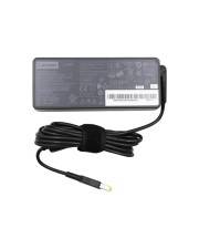 Schwarzer Lenovo-Laptop-Stromadapter mit aufgewickeltem angebrachtem Kabel und Stecker auf weißem Hintergrund.