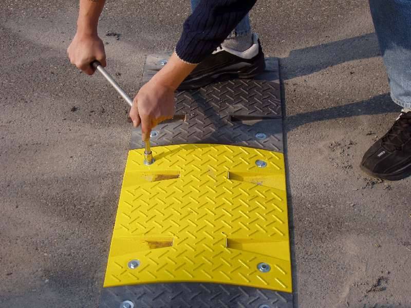 Endstück für Bodenschwellen, Tempohemmschwelle 60 mm, 10 km/h, schwarz