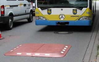 Berliner Kissen, Farben anthrazit oder rotbraun, inkl. Befestigungsmaterial