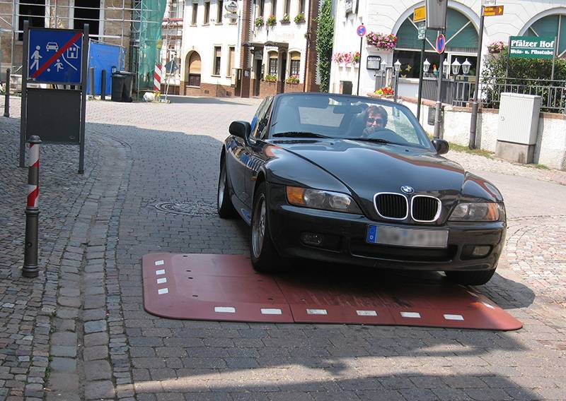 Berliner Kissen, Farben anthrazit oder rotbraun, inkl. Befestigungsmaterial