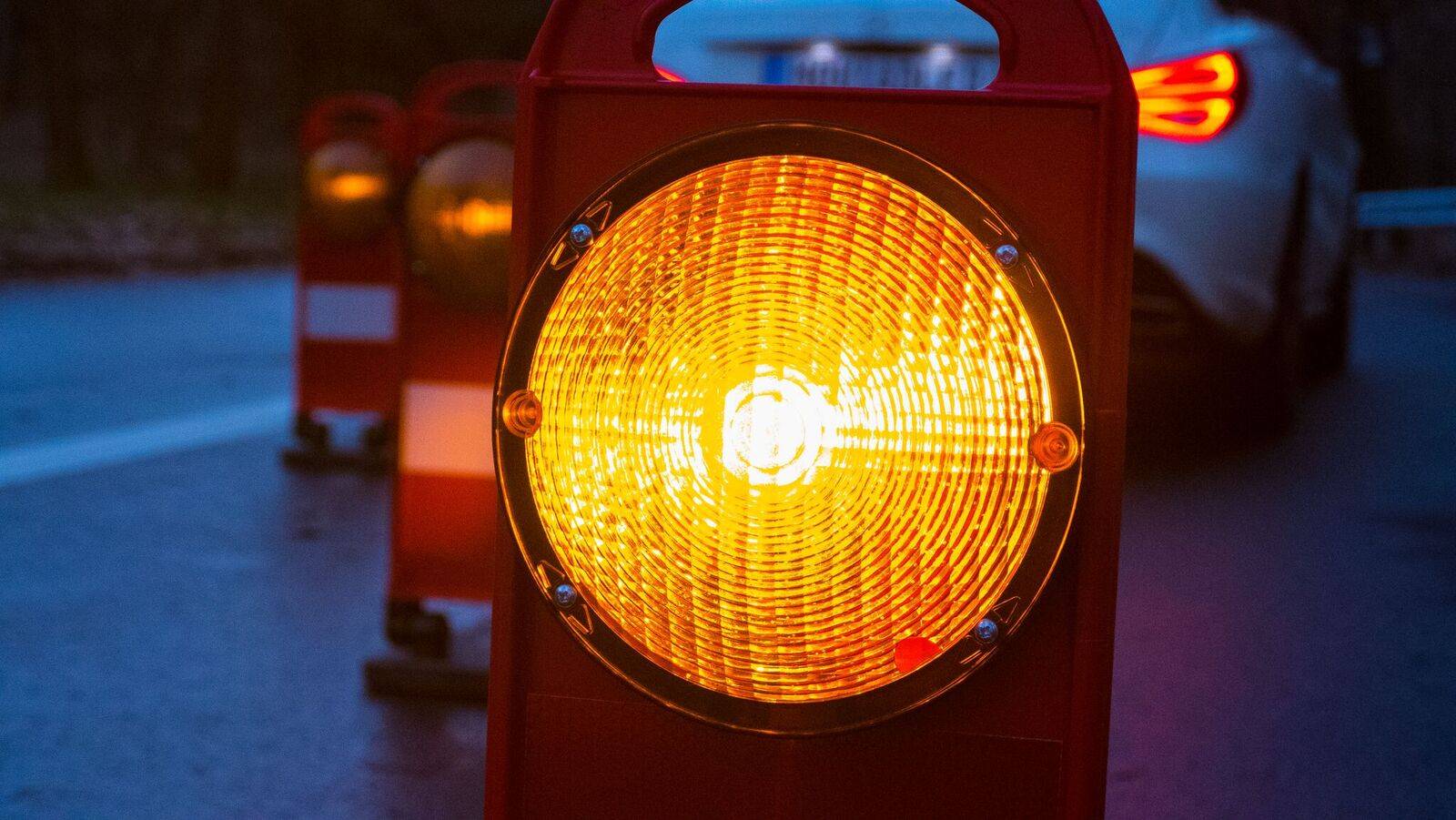 FlashMax Synchro, Klapp-Bake, mit gelber LED Blitz-Leuchte