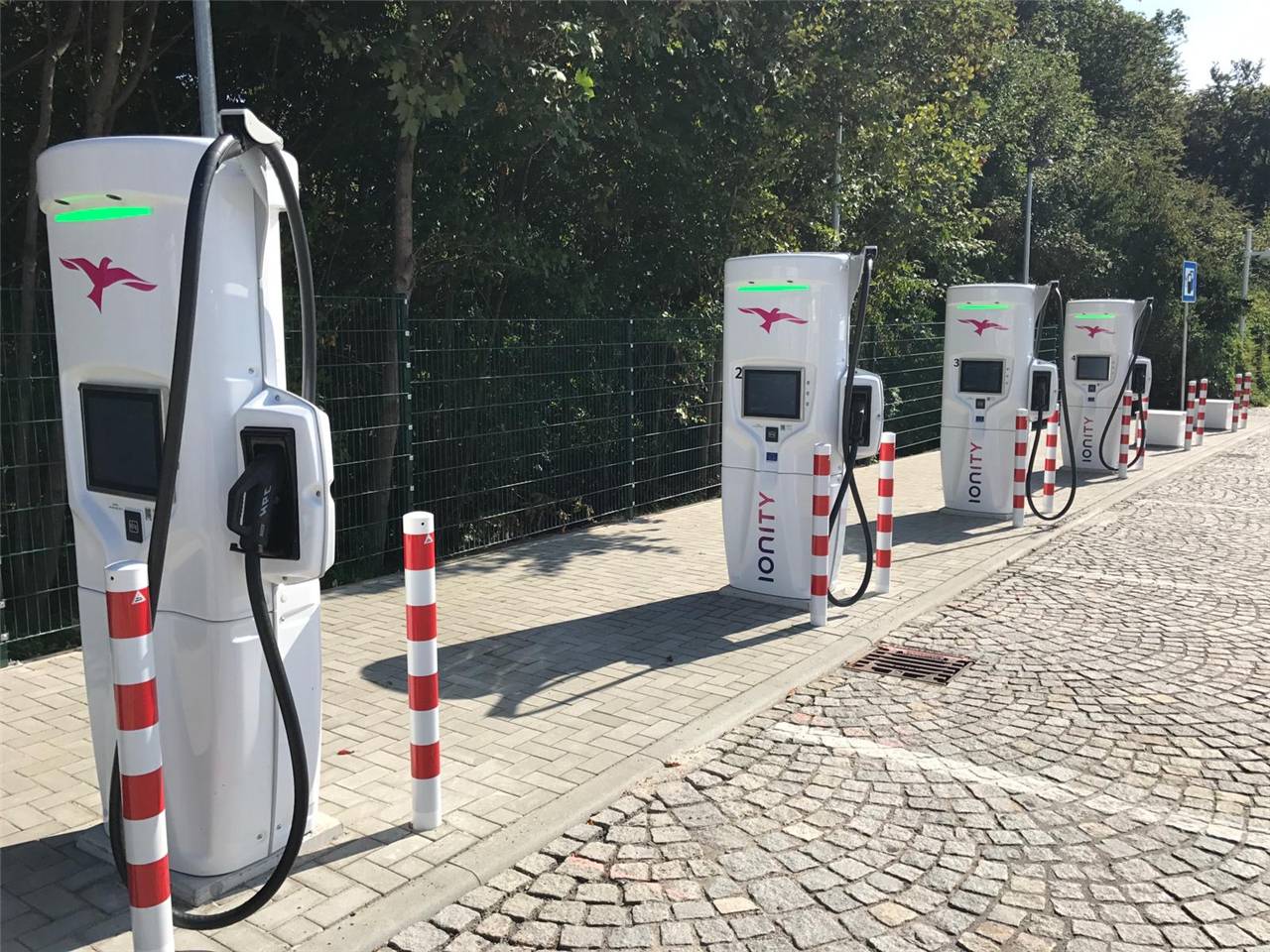 Schake Absperrpfosten, Ø 102 mm | Beschaffenheit: feuerverzinkt | Montageart: herausnehmbar mit Drei