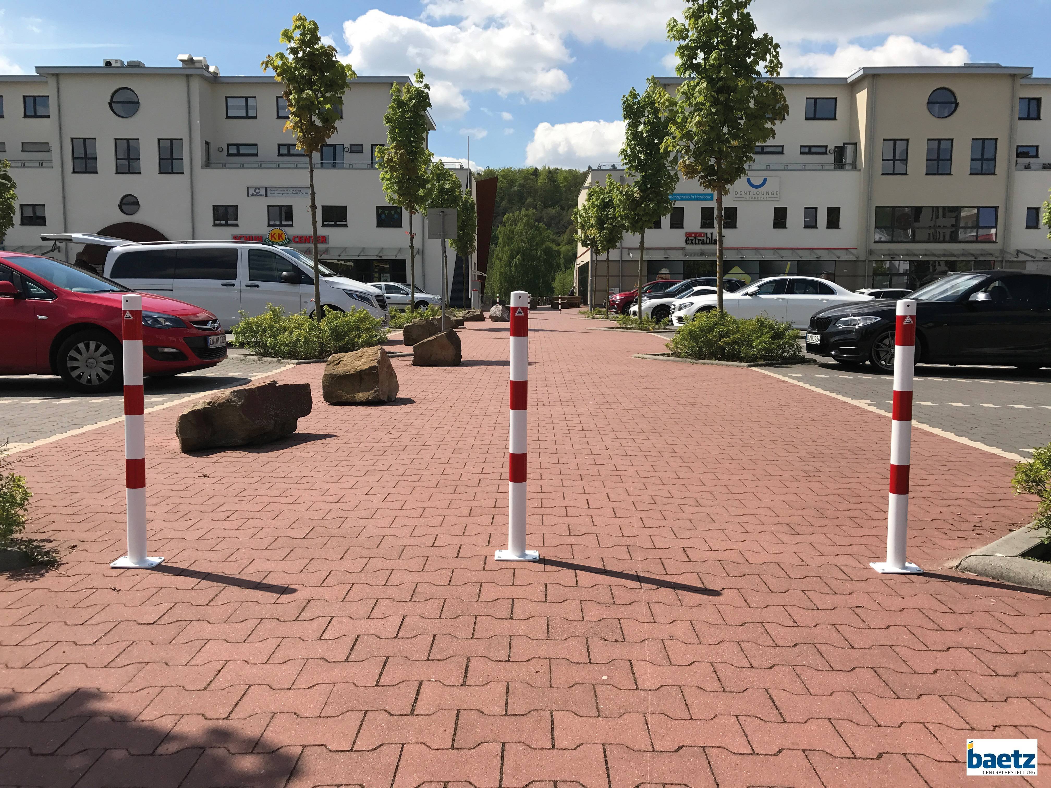 Absperrpfosten aus Stahlrohr, Ø 60 mm Variante: für Dübelbefestigung, Ausführung: ohne Ösen, Beschaffenheit: feuerverzinkt, weiß beschichtet, ro