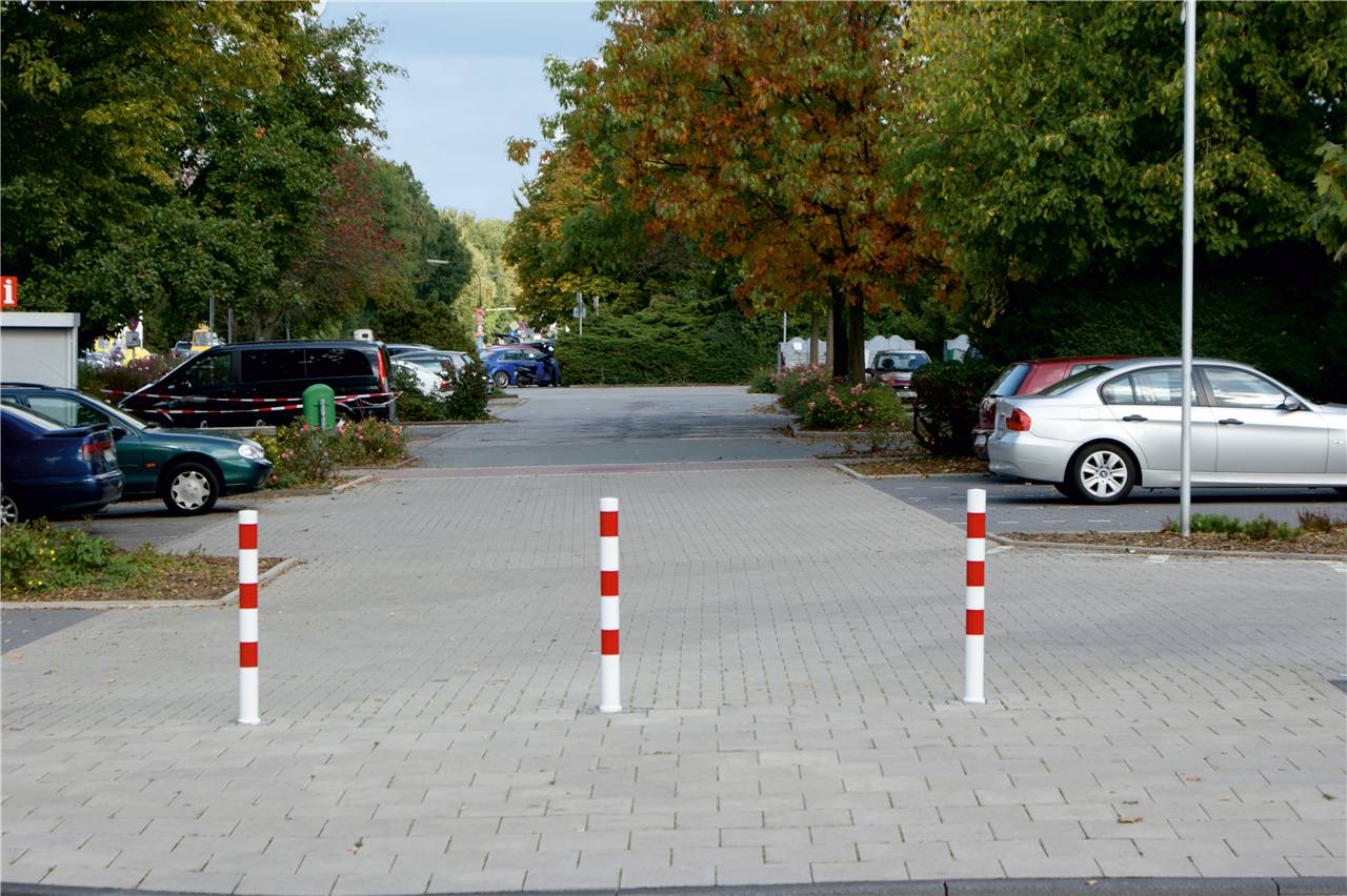 Schake Absperrpfosten, Ø 76 mm, ortsfest, für Dübelbefestigung | Beschaffenheit: feuerverzinkt | Öse