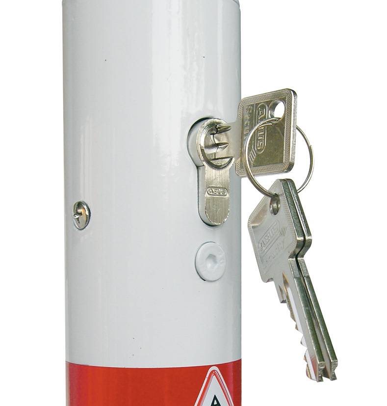 Absperrpfosten, Ø 76 mm, herausnehmbar, mit Profilzylinderschloss Beschaffenheit: feuerverzinkt, weiß beschichtet, rot reflekt. Leuchtstreifen