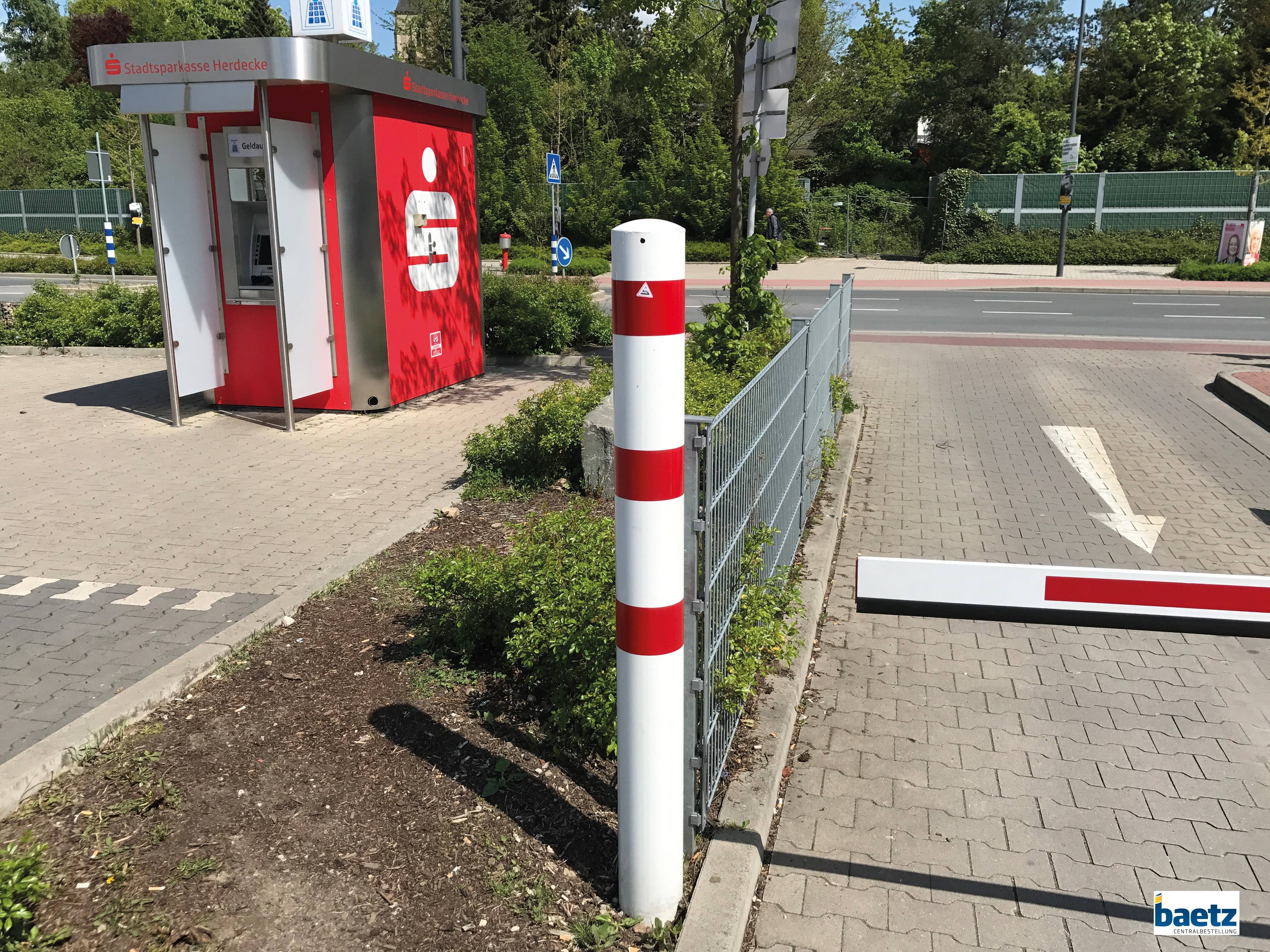 Stahlrohrpoller, Ø 193 mm, ortsfest, zum Einbetonieren Beschaffenheit: feuerverzinkt, weiß beschichtet, rot reflekt. Leuchtstreifen, Länge : 1500