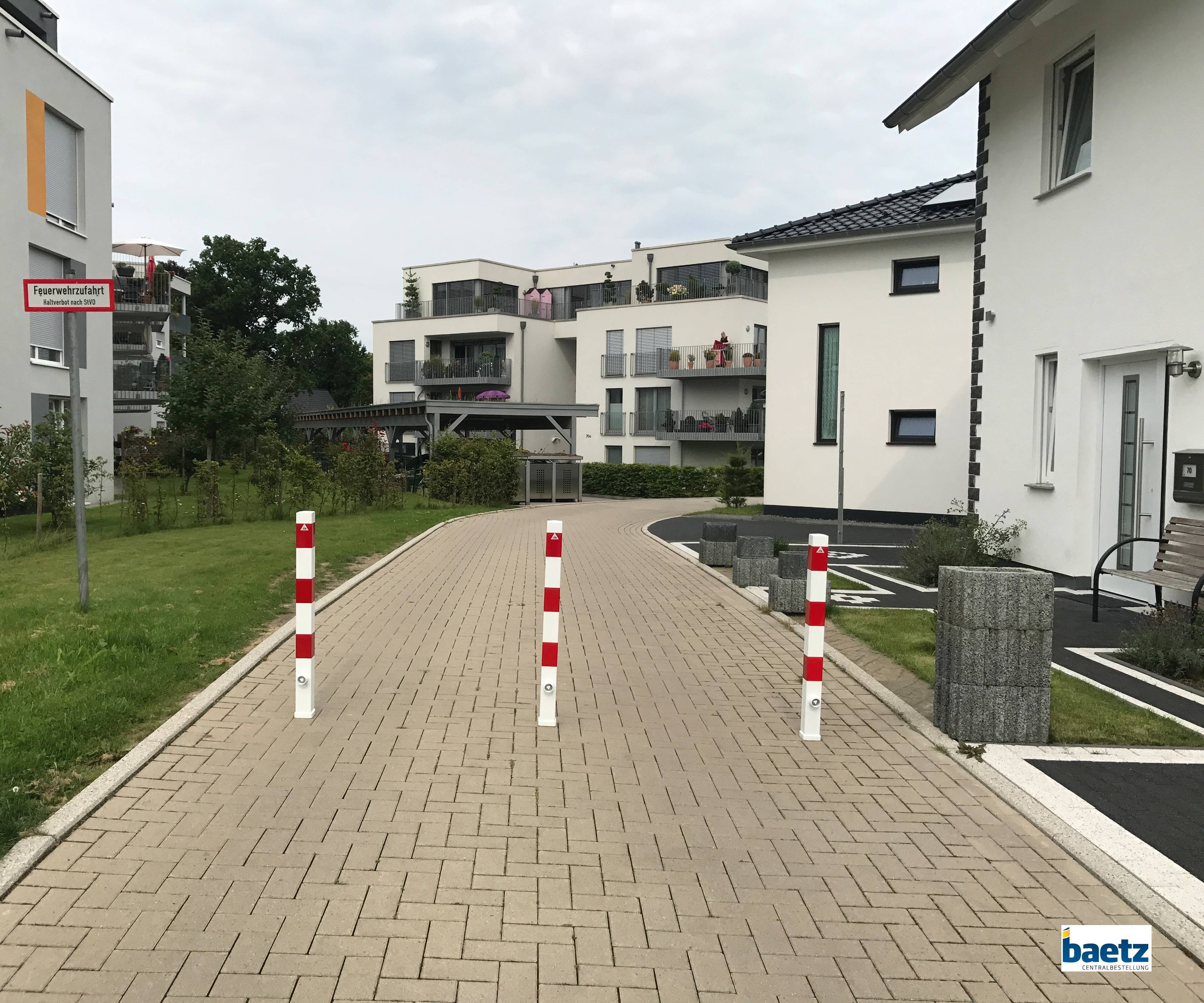 Absperrpfosten, 70 mm x 70 mm, herausnehmbar, mit Dreikantverschluss Beschaffenheit: feuerverzinkt, Ösen: ohne seitliche Ösen