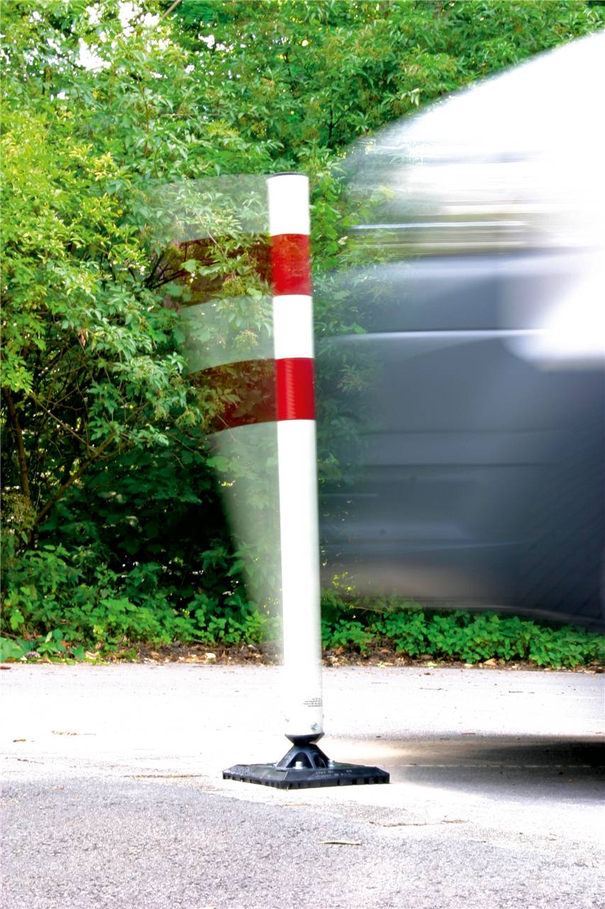 Schake Kunststoffpfosten, Kickback Poller, Ø 60 mm, zum Einbetonieren mit Bodenhülse | Farbe: rot /