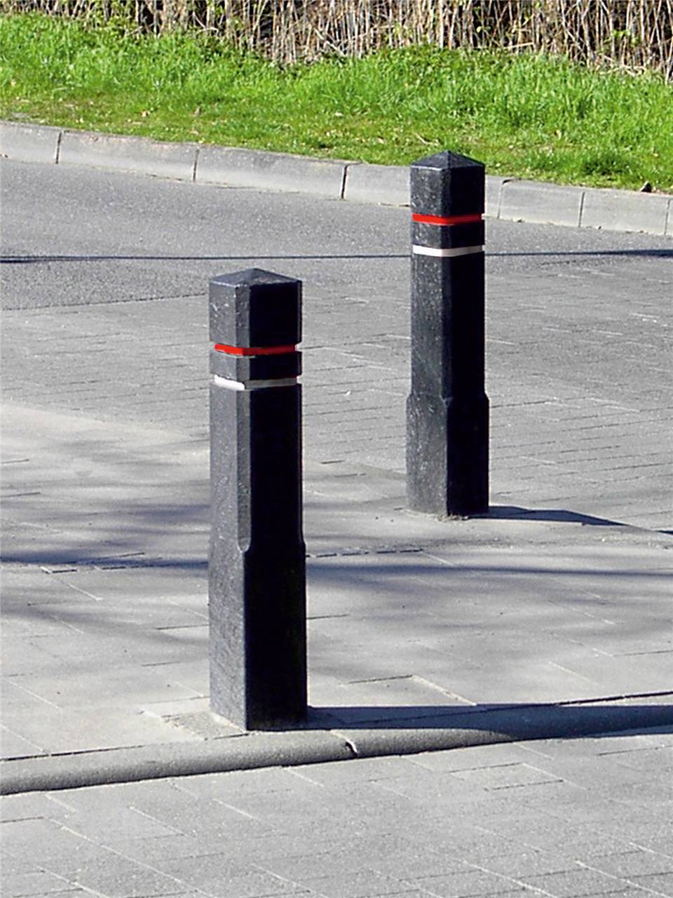 Schake Vierkant-Poller aus Recyclingmaterial, 140 mm x 140 mm | Ausführung: ohne Fräsungen und Refle