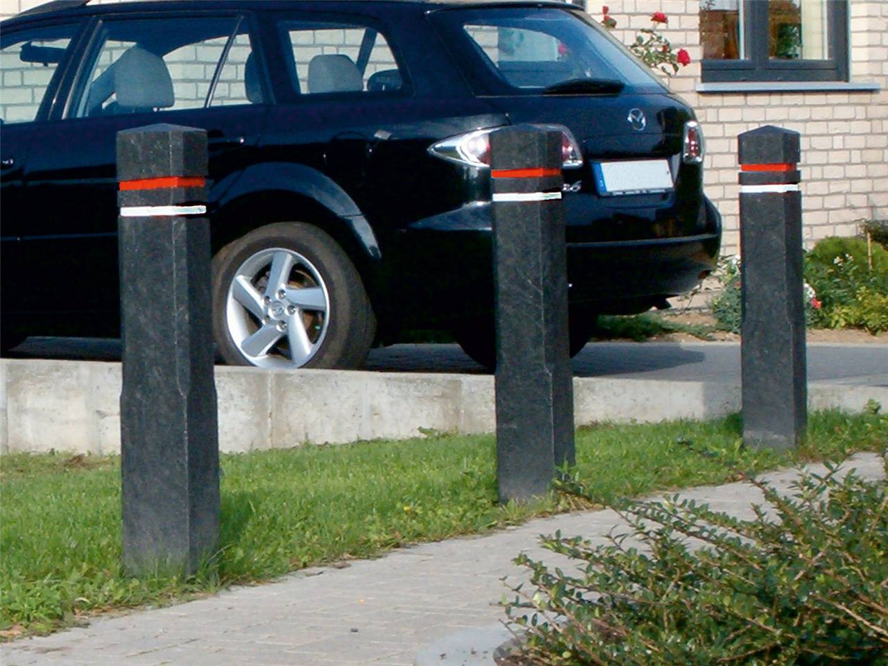 Schake Vierkant-Poller aus Recyclingmaterial, 140 mm x 140 mm | Ausführung: mit Fräsungen und Reflek