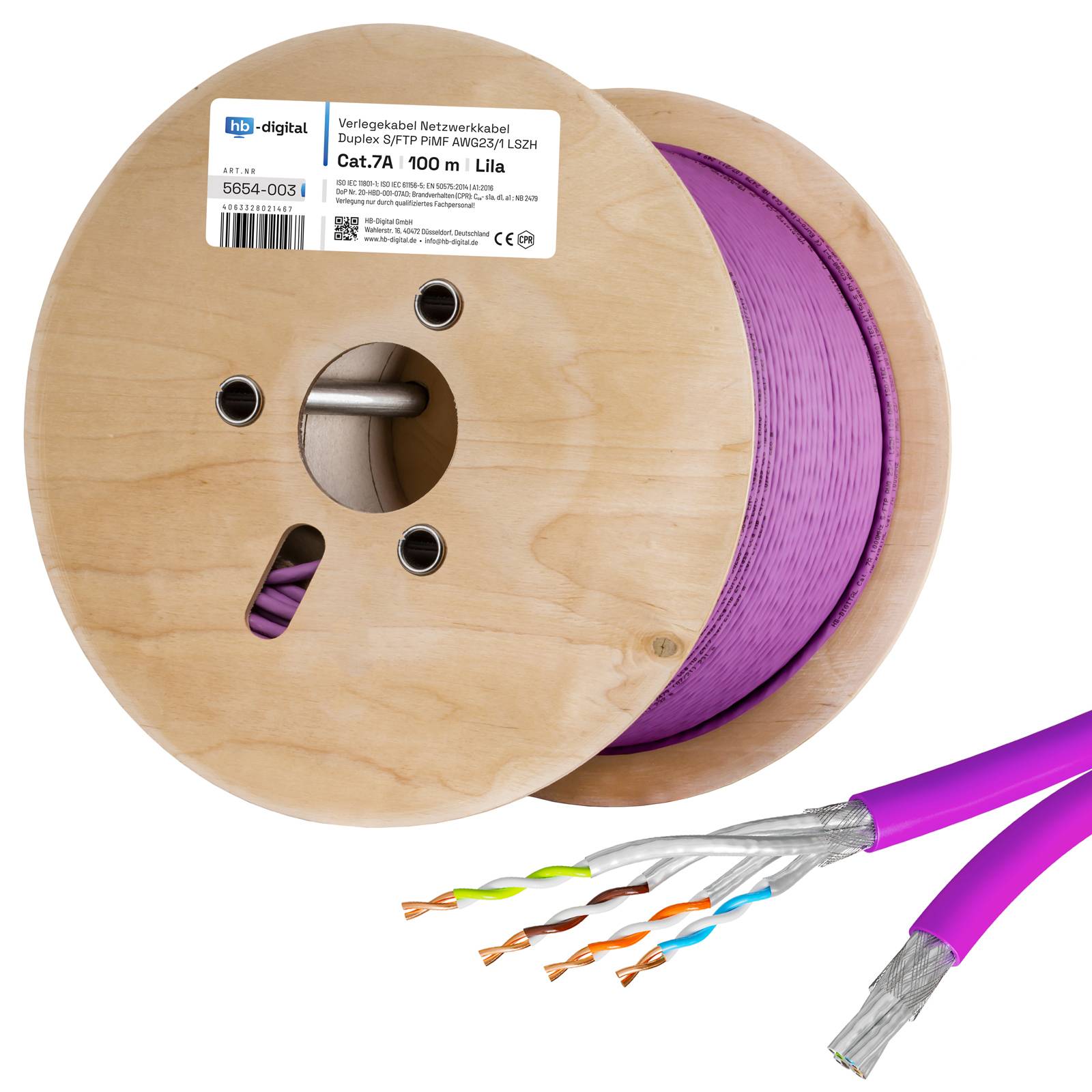 Holzspule mit violettem Cat.7A-Netzwerkkabel mit freigelegten verdrillten Adernpaaren, beschriftet mit „Verlegekabel Netzwerkkabel