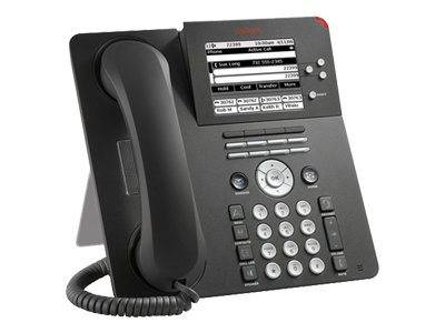 Schwarzes Bürotelefon mit Hörer, Tastenfeld und kleinem Display auf weißem Hintergrund.