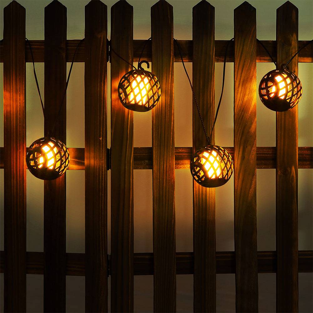 LED Solar Lichterkette Aussen Solar Balkon Dekoration mit Laternen in Kugelform und Feuereffekt, schwarz, weiß, LED warmweiß, L 410 cm, Garten