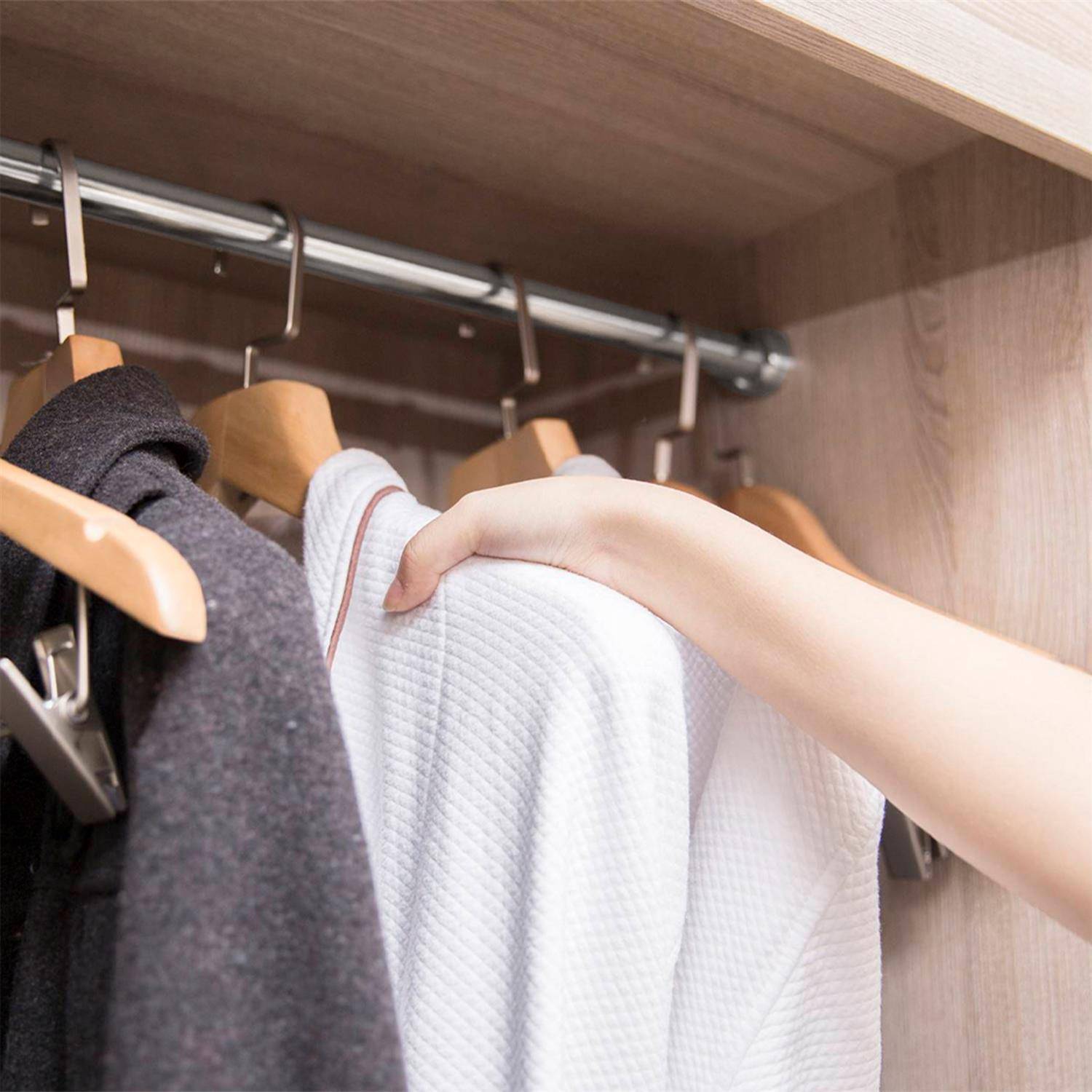 Intirilife Teleskopstange in SILBER 100 - 170 cm – Ausziehbare Stange aus Edelstahl vielseitig einsetzbar ohne Bohren und Schrauben – Klemmstange