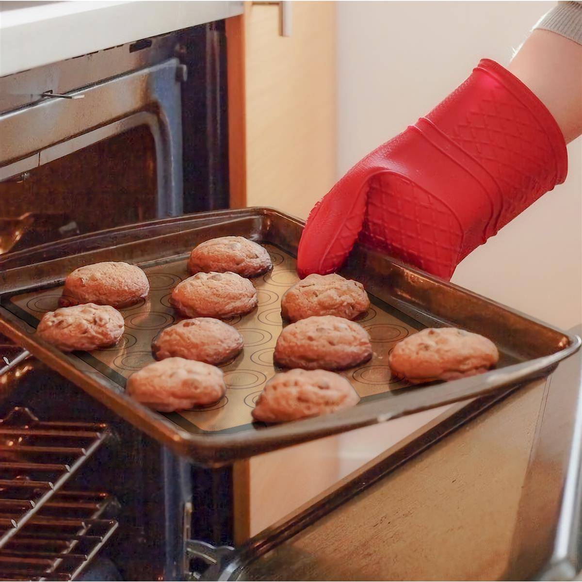 Intirilife 2x wiederverwendbare Silikon Macaron Backmatte in Grau-Braun mit 42 x 29.5 cm Größe - Backmatte Kochutensil Backunterlage Teigrollmatte