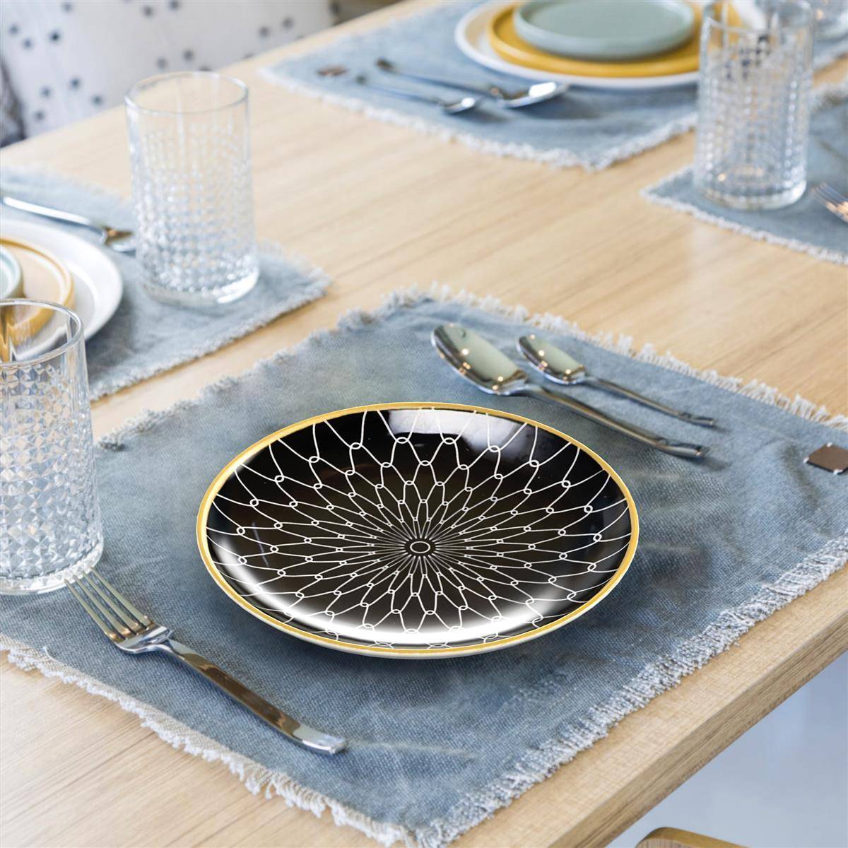 Intirilife 4x Porzellan Teller Muster Verbunden - Schwarz Weiß - Durchmesser 20.5 cm - Frühstücksteller Dessertteller Servierteller für Salat Frü