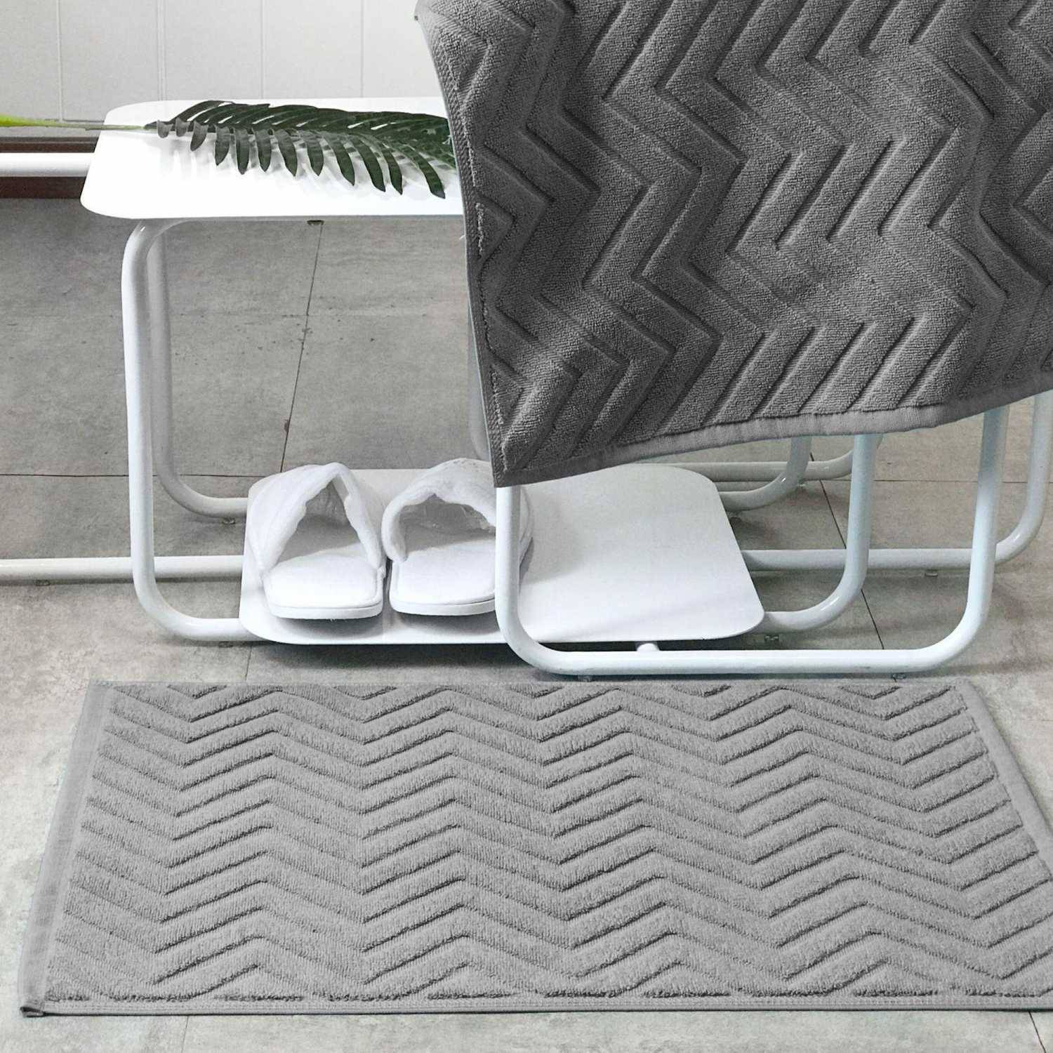 Intirilife Badvorleger Badteppich Duschmatte in Dunkel Grau für trockenen Boden in Bad Waschküche und WC