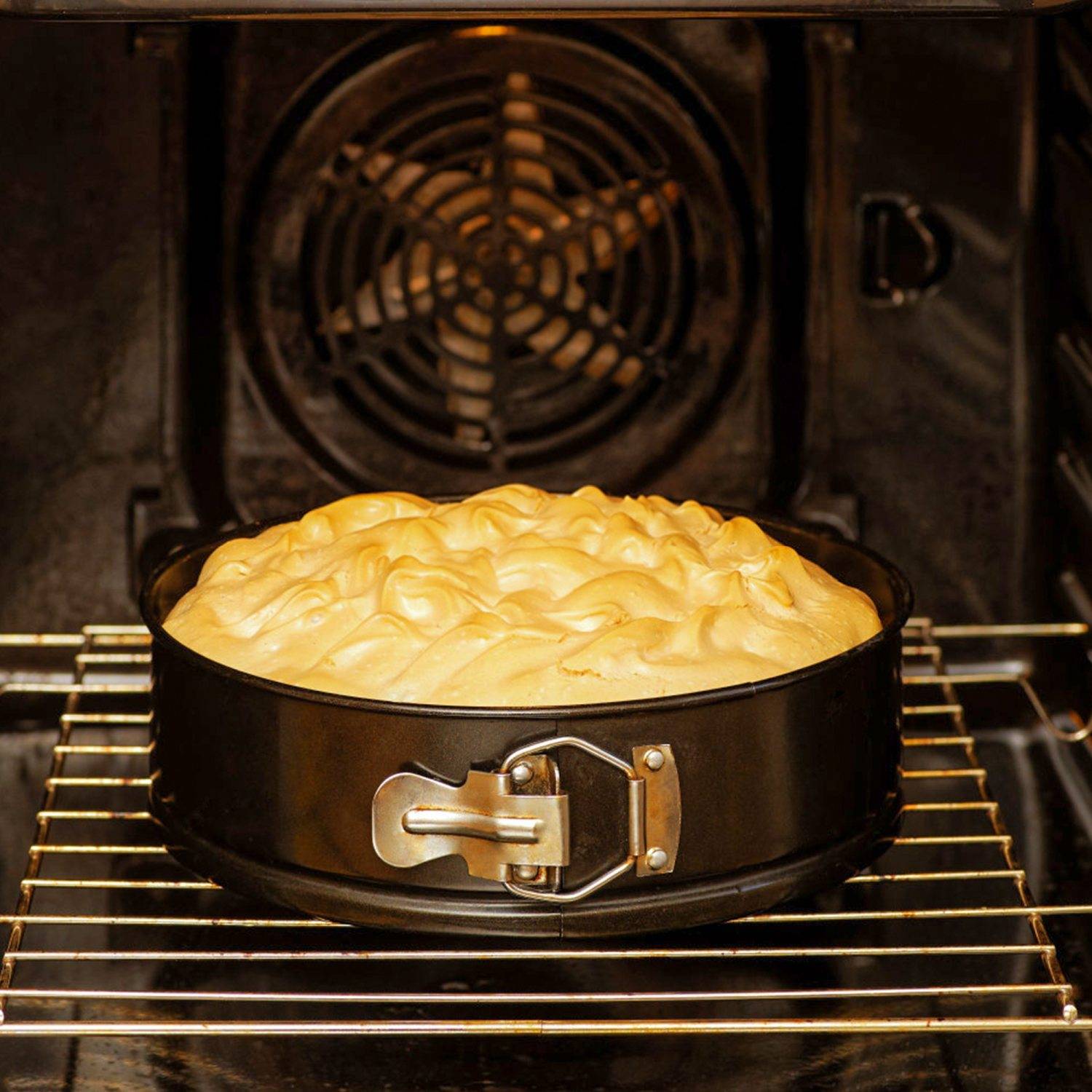 Intirilife 4-teilige Springformen-Set in verschiedenen Größen - Kuchenform, Backform, antihaft, bis zu 230 Grad, Kuchenbackform