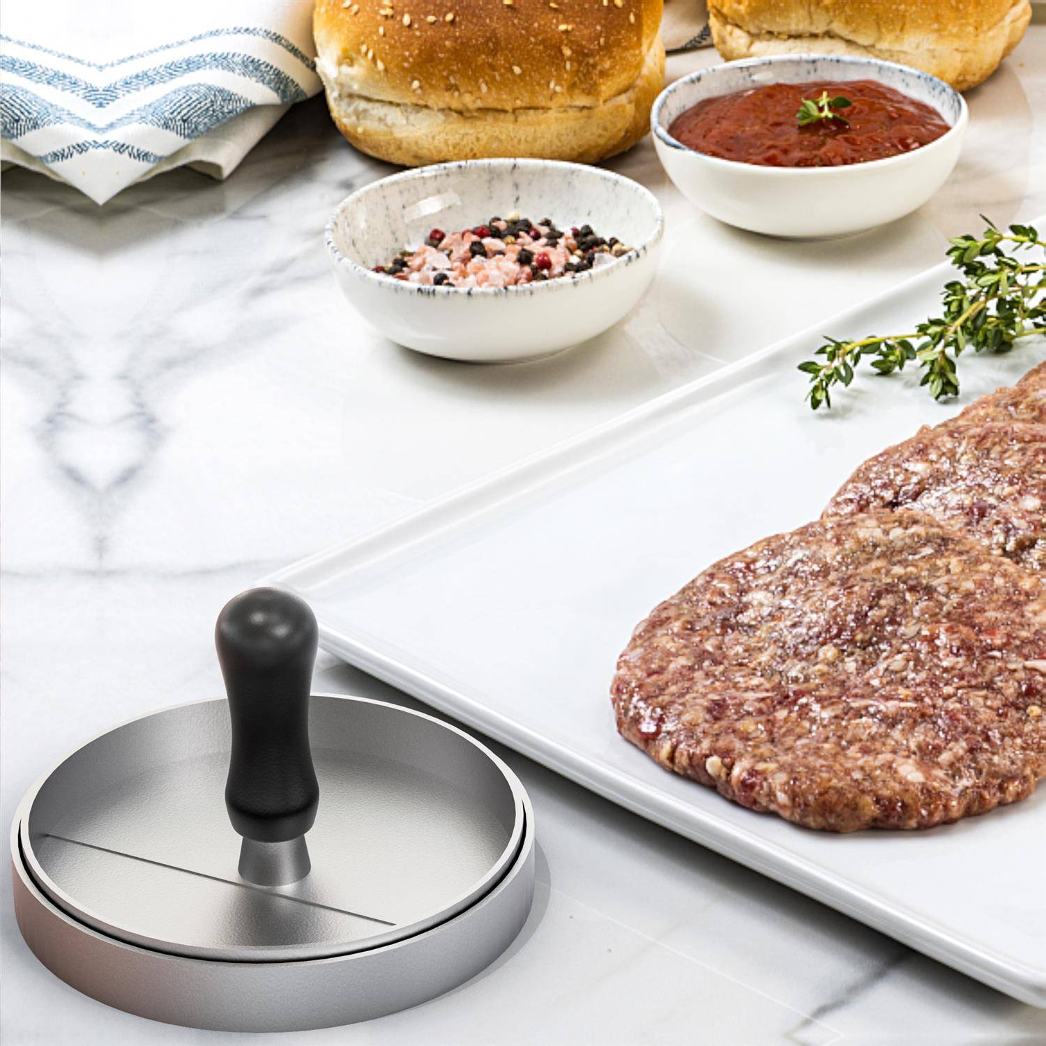 Intirilife praktische Hamburger Presse in Grau mit 11.5 cm Durchmesser - Zum Grillen Campen für Zuhause und Caterer
