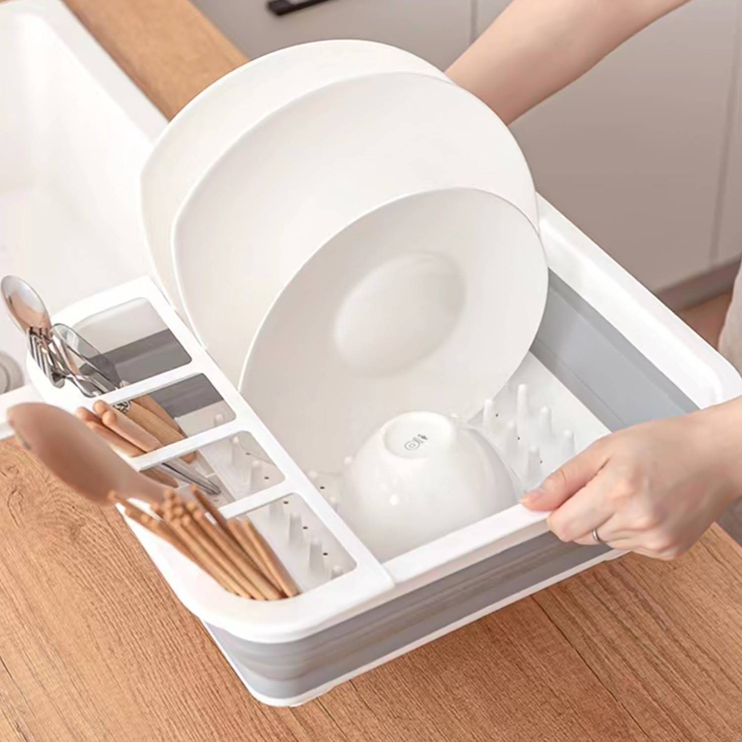 Intirilife zusammenklappbares Abtropfgestell Geschirrbox in Grau-Weiß für Camping, Zuhause und Unterwegs