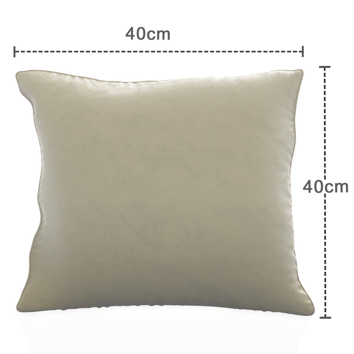Intirilife 2x dekorative Kissenbezüge aus Samt 40x40 cm in Beige - Für Wohnzimmer Schlafzimmer Sofa Bett Büro Cafeteria oder Wartezimmer