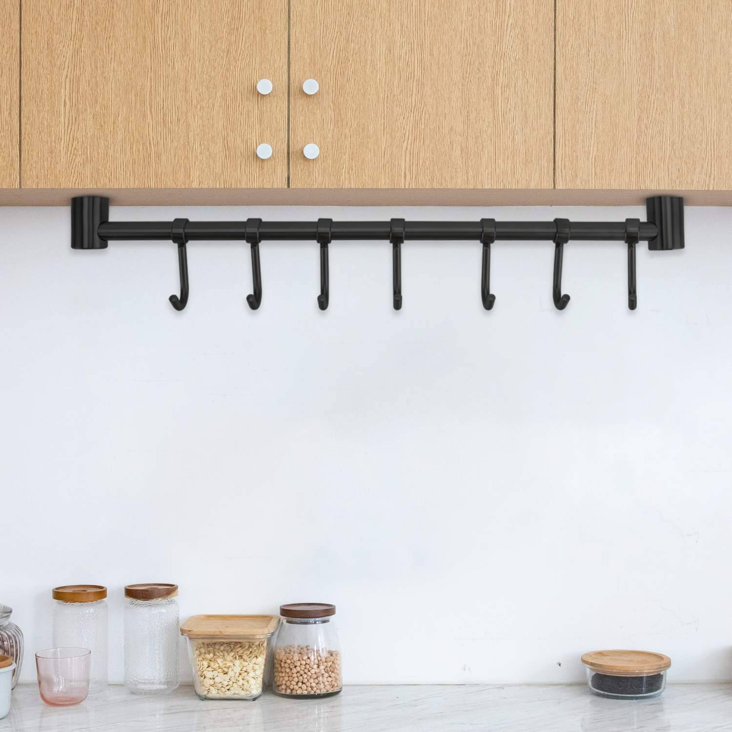 Intirilife Edelstahl Hängeleiste mit 7 Haken in Schwarz - Hakenleiste Küchenstange Wandhalterung