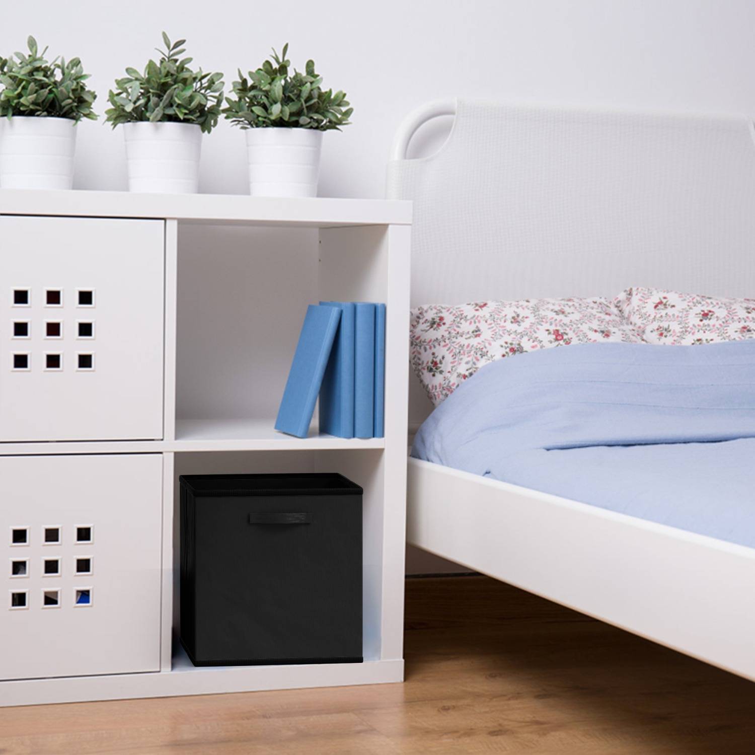 Intirilife 6x faltbare Aufbewahrungs-Stoffbox in Schwarz - 26.7 x 26.7 x 28 cm - Multifunktionale Sammelbox zum Kombinieren mit Schränken oder