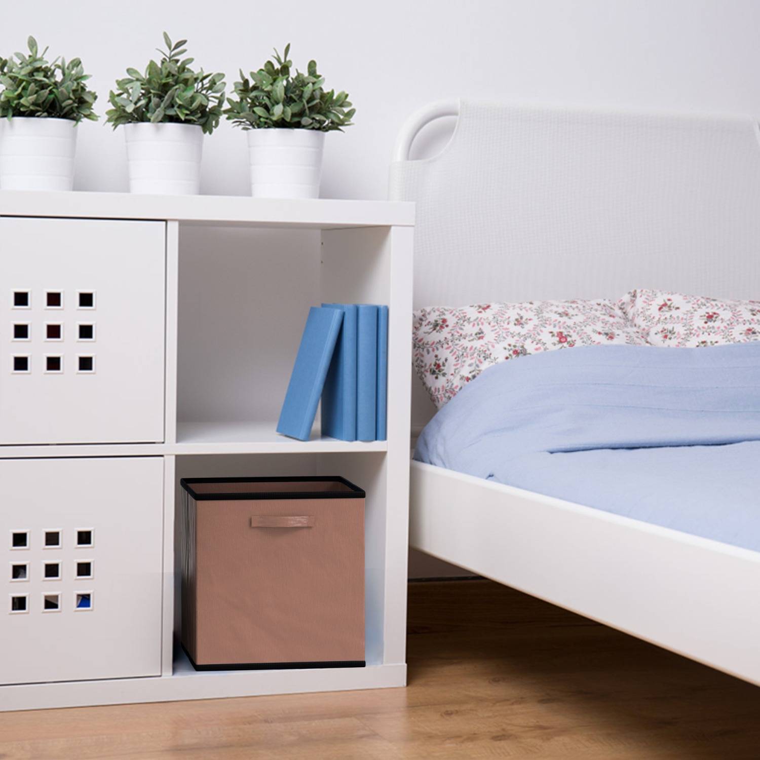 Intirilife 6x faltbare Aufbewahrungs-Stoffbox in Braun - 26.7 x 26.7 x 28 cm - Multifunktionale Sammelbox zum Kombinieren mit Schränken oder Regalen