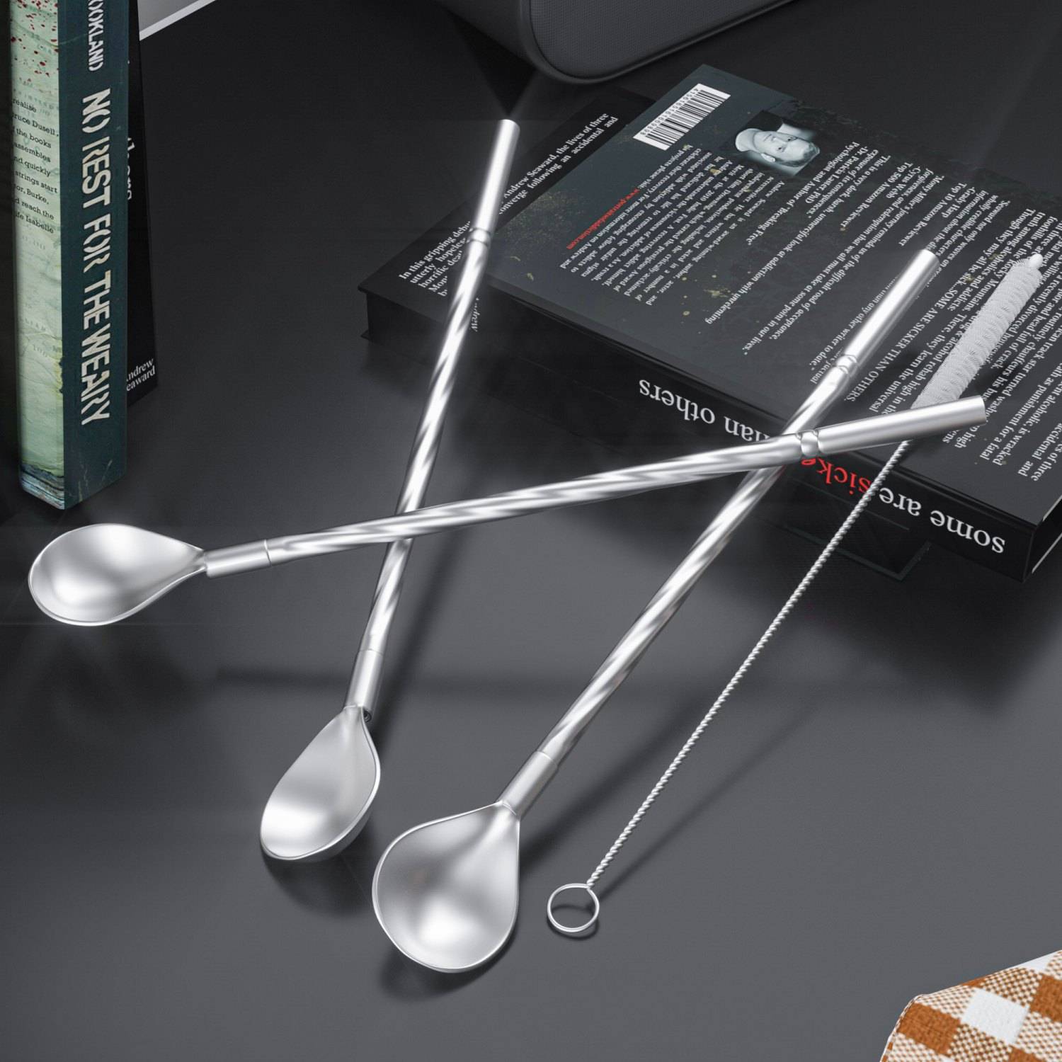 Intirilife 8x umweltfreundliche Edelstahl Strohhalmlöffel in Silber mit 19 cm Länge, 2 schmale Bürsten zum Reinigen und eine Aufbewahrungstasche au