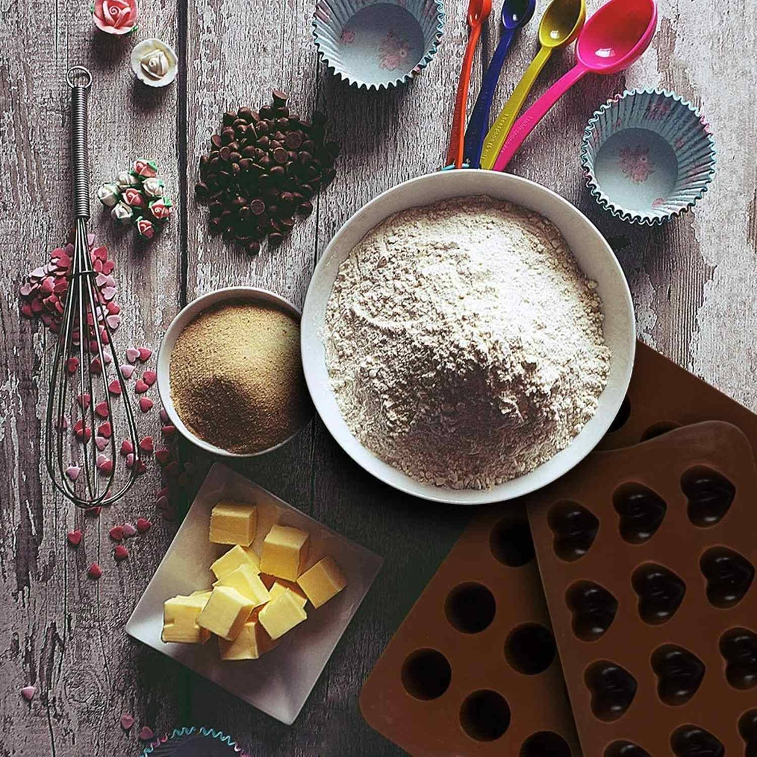 Intirilife 10-teiliges Set veschieden Silikon Backformen und mit Spatel - Backformen Set Backform - Zum Backen und Herstellen von Desserts und