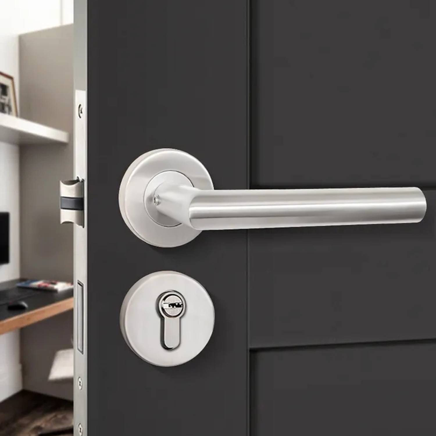 Intirilife Türklinken Set mit Schrauben - Beidseitiger Edelstahl Türgriff in Silber - Türdrücker Türklinke für jegliche Art von Innentüren und