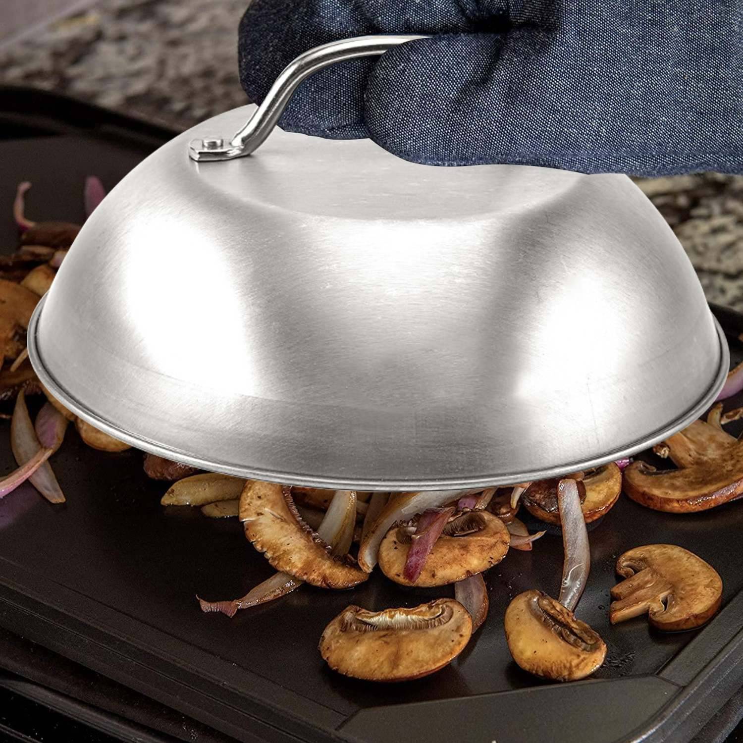 Intirilife 2x Edelstahl Schmelzkuppel Schmelzglocke in Silber - Zum besseren Braten von Fleisch Dämpfen von Gemüse und Schmelzen von Käse