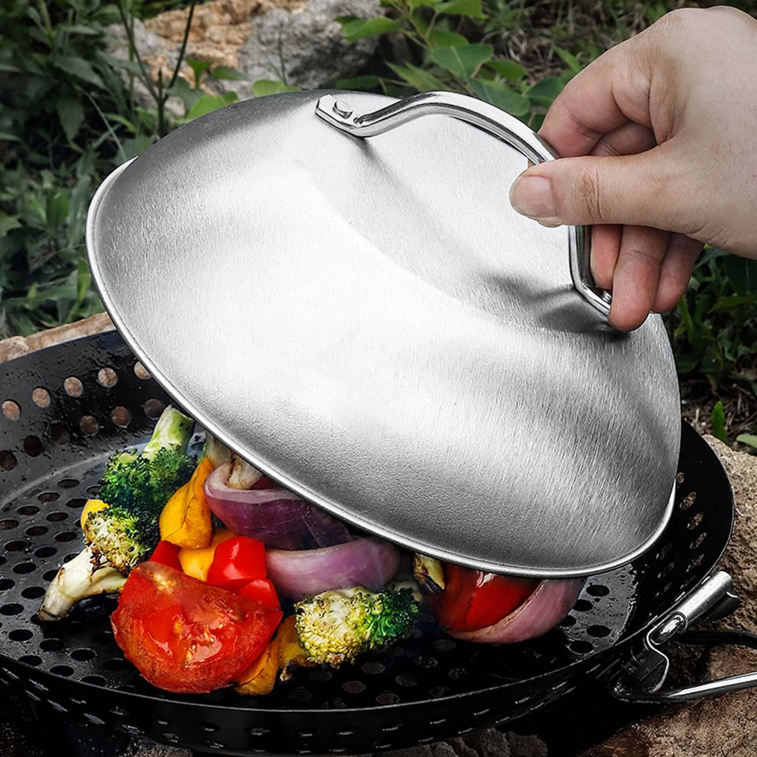 Intirilife 2x Edelstahl Schmelzkuppel Schmelzglocke in Silber - Zum besseren Braten von Fleisch Dämpfen von Gemüse und Schmelzen von Käse