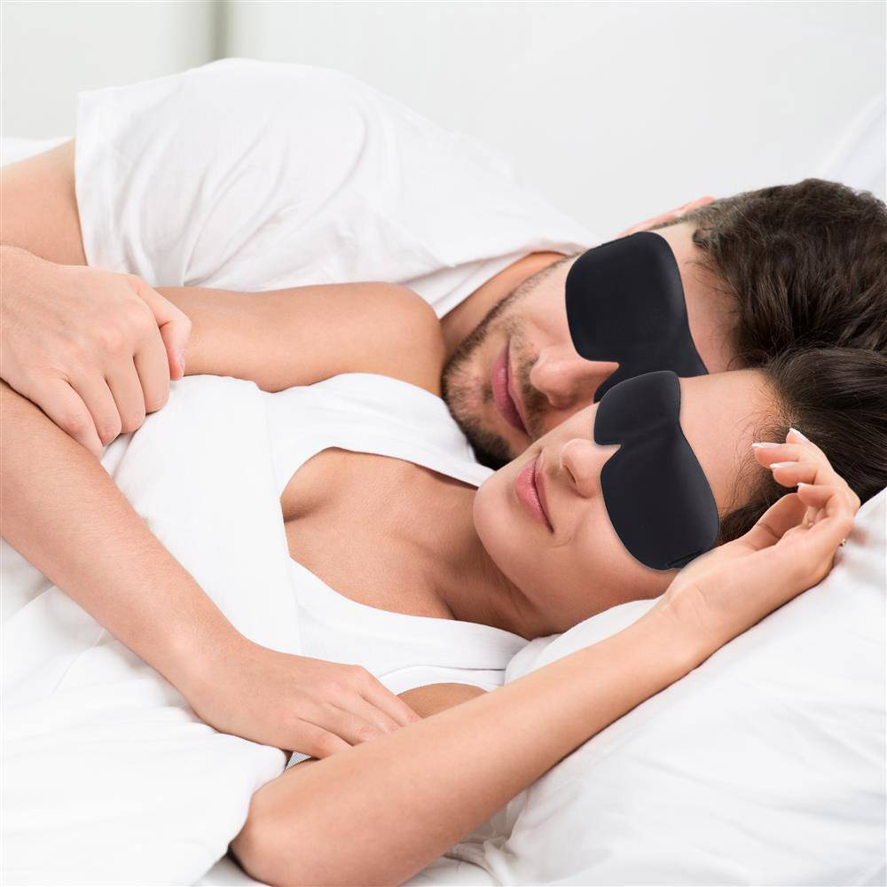 Intirilife Augenmaske in SCHWARZ – Ergonomisch Vorgeformte Unisex Schlafmaske für erholsamen Schlaf - Passgenau auf der Nase und mehr Platzfreiheit