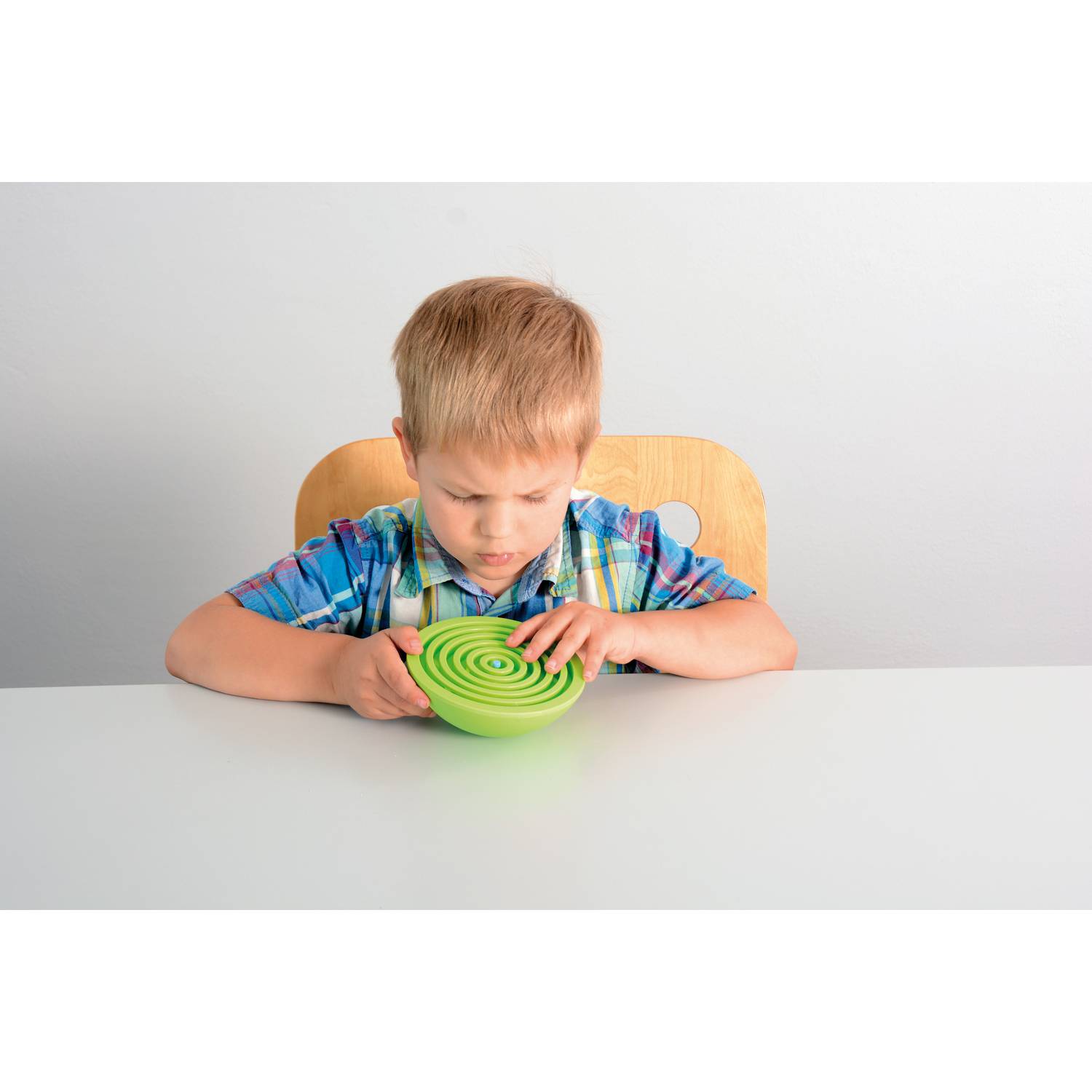 EDUPLAY 120564 Labyrinth Halbkugel, Ø 13 x 5,5 cm hoch (Farbe zufällig)