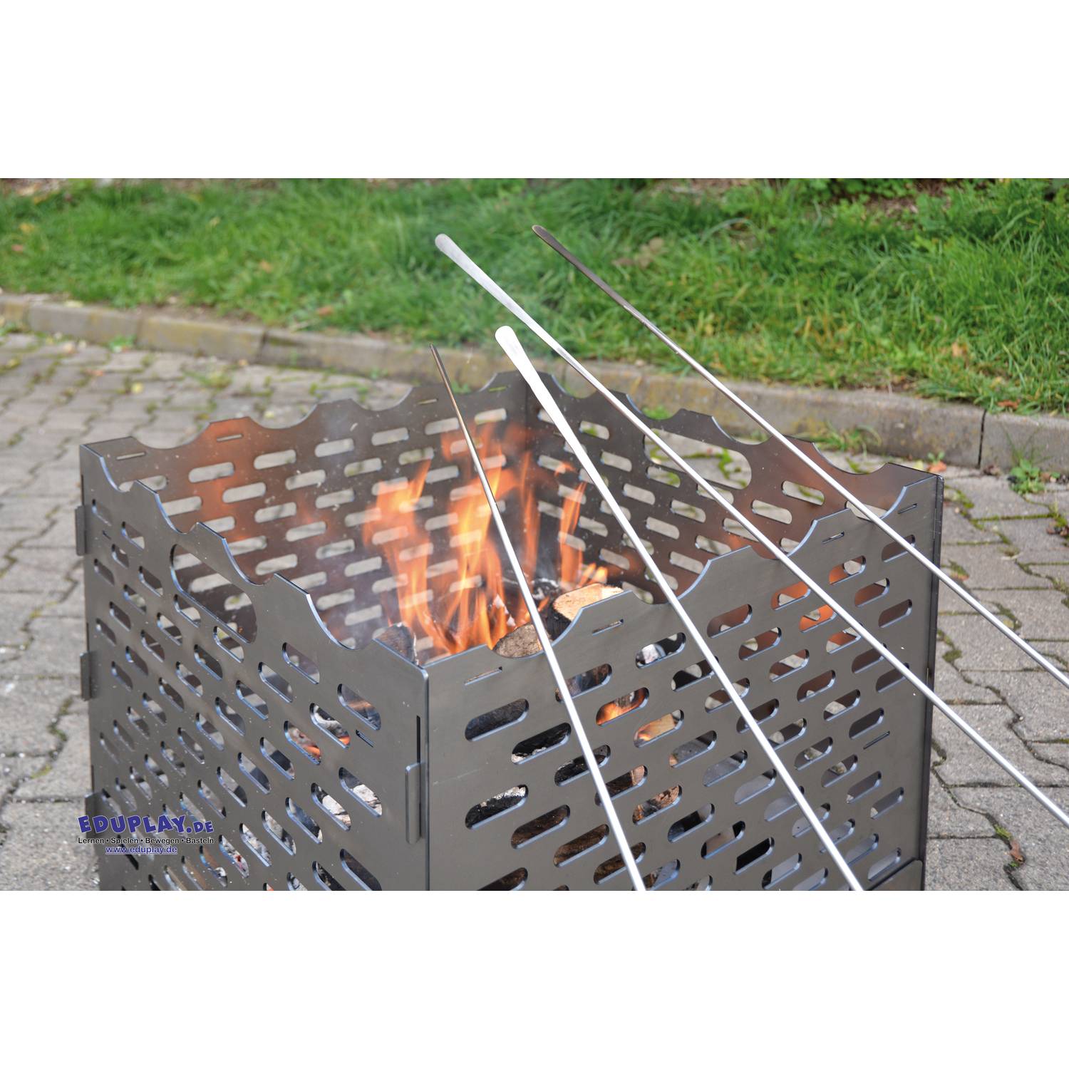EDUPLAY 110476 Feuerstelle aus Stahl, silber
