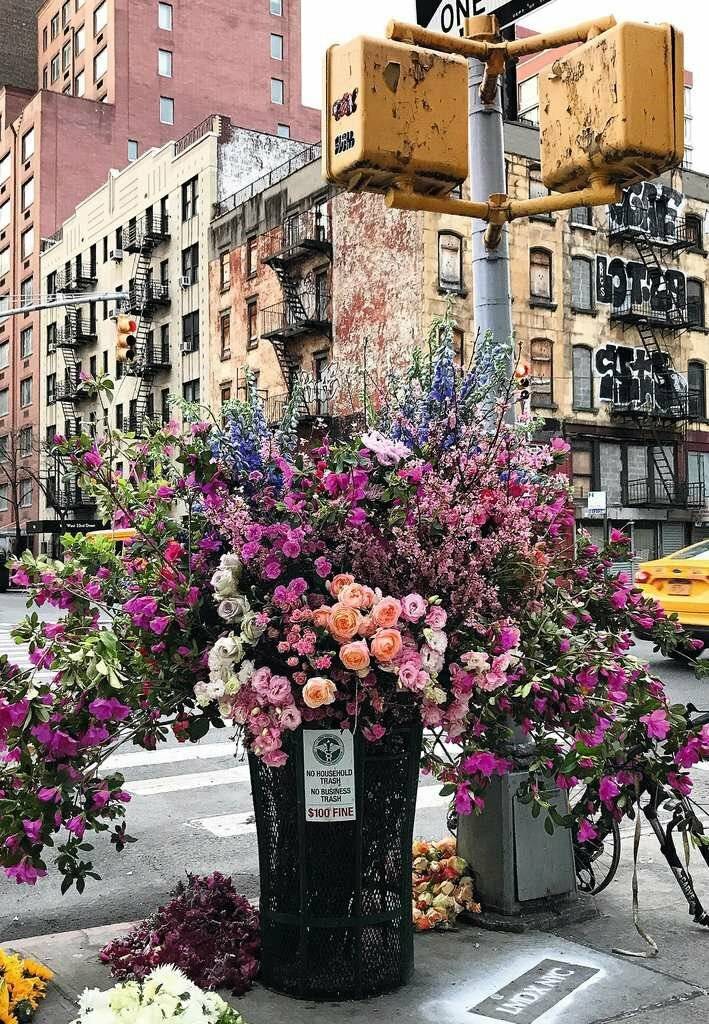 RAVENSBURGER Puzzle Moment: Blumen in New York 300 Teile