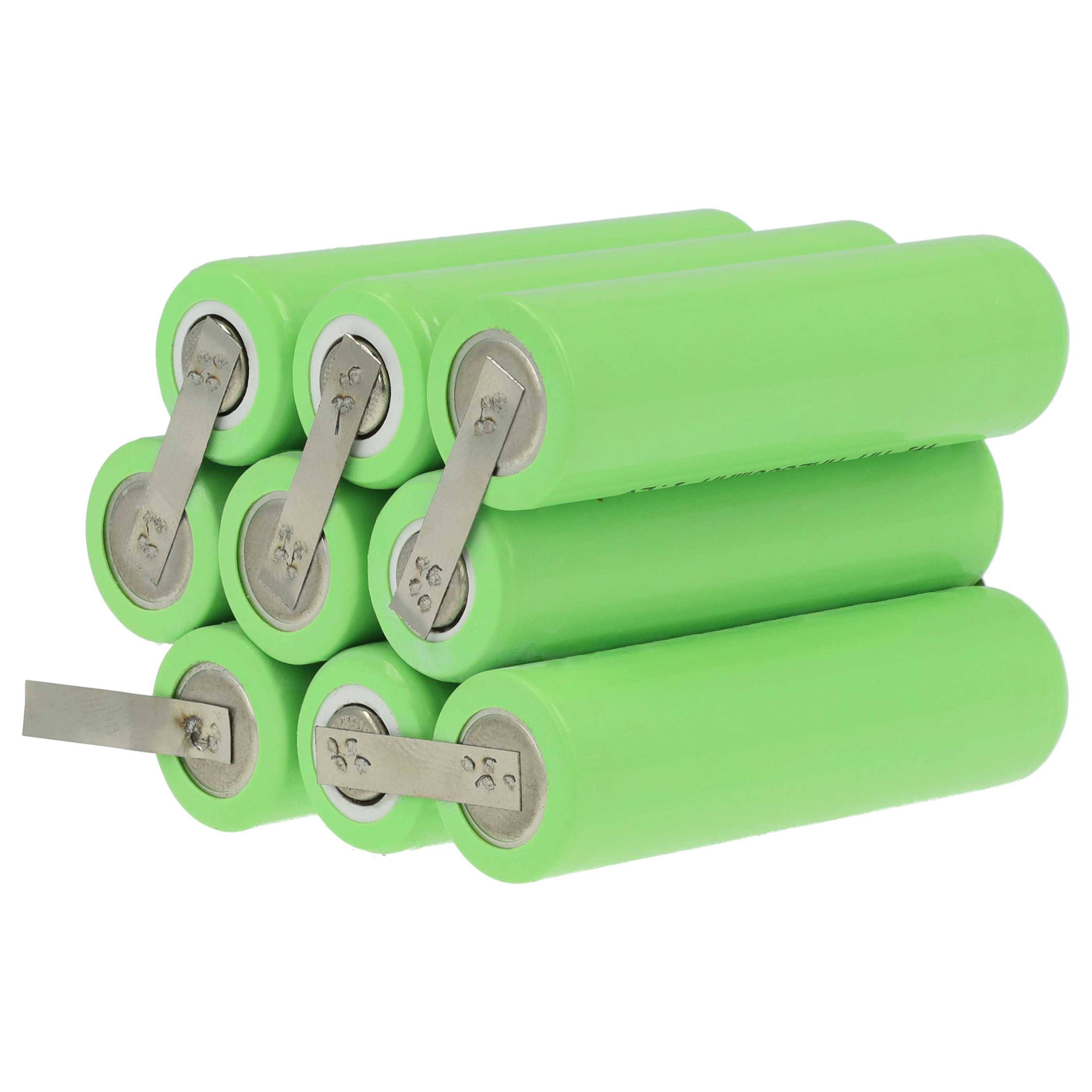 Sieben grüne zylindrische Batterien in Reihe geschaltet.