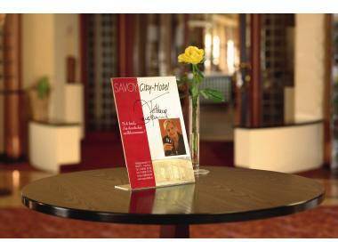 Sigel Tischaufsteller TA214 DIN A6 106x155mm L-Form Acryl glasklar