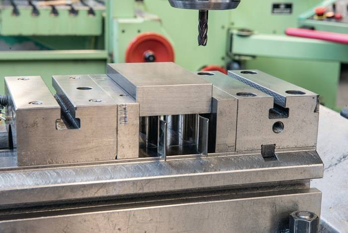 Parallelunterlagensatz Nr.6344SP Inh.8 PA Gr.25-39 wellenförmig L.110mm AMF