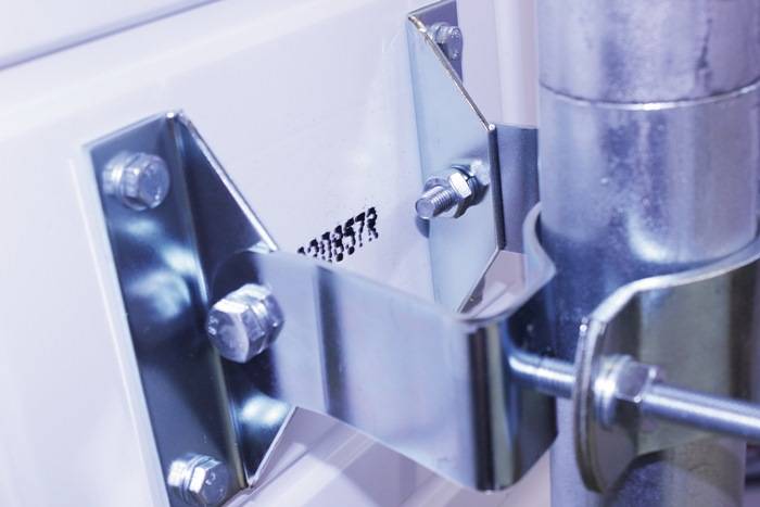 Verkehrsspiegel H600xB800mm Kunststoff,rot/weiß 22m