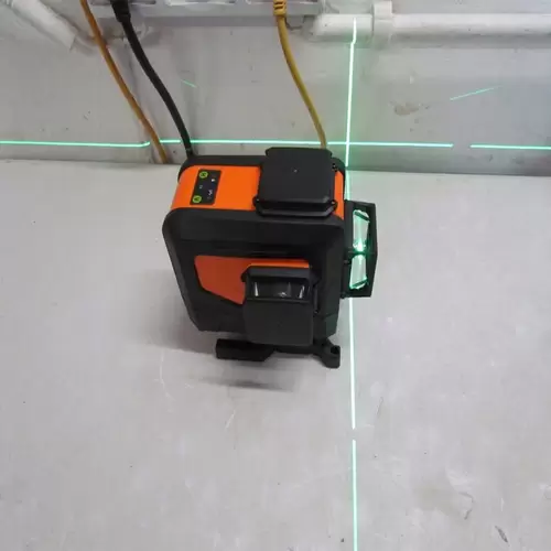 TACKLIFE SC-L12 3 x 360-Grad selbstnivellierender grüner Kreuzlinien-Laser-Tool, 132 Fuß mit Fernbedienung, Pulsmode, verstellbare magnetische Basis TACKLIFE SC-L12 3 x 360-Grad selbstnivellierender grüner Kreuzlinien-Laser-Tool, 132 Fuß mit Fernbedienung, Pulsmode, verstellbare magnetische Basis