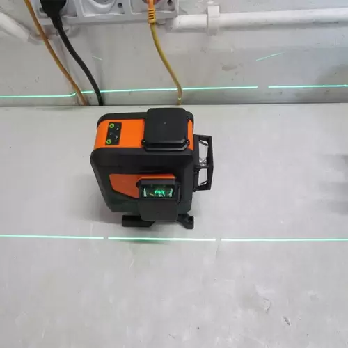 TACKLIFE SC-L12 3 x 360-Grad selbstnivellierender grüner Kreuzlinien-Laser-Tool, 132 Fuß mit Fernbedienung, Pulsmode, verstellbare magnetische Basis TACKLIFE SC-L12 3 x 360-Grad selbstnivellierender grüner Kreuzlinien-Laser-Tool, 132 Fuß mit Fernbedienung, Pulsmode, verstellbare magnetische Basis