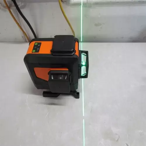 TACKLIFE SC-L12 3 x 360-Grad selbstnivellierender grüner Kreuzlinien-Laser-Tool, 132 Fuß mit Fernbedienung, Pulsmode, verstellbare magnetische Basis TACKLIFE SC-L12 3 x 360-Grad selbstnivellierender grüner Kreuzlinien-Laser-Tool, 132 Fuß mit Fernbedienung, Pulsmode, verstellbare magnetische Basis
