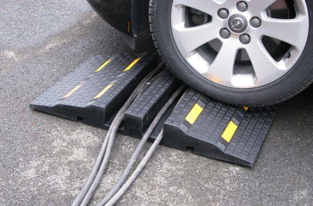 Kabelbrücke, Schlauchbrücke, hochwertiger Gummi, bis 70 mm Ø