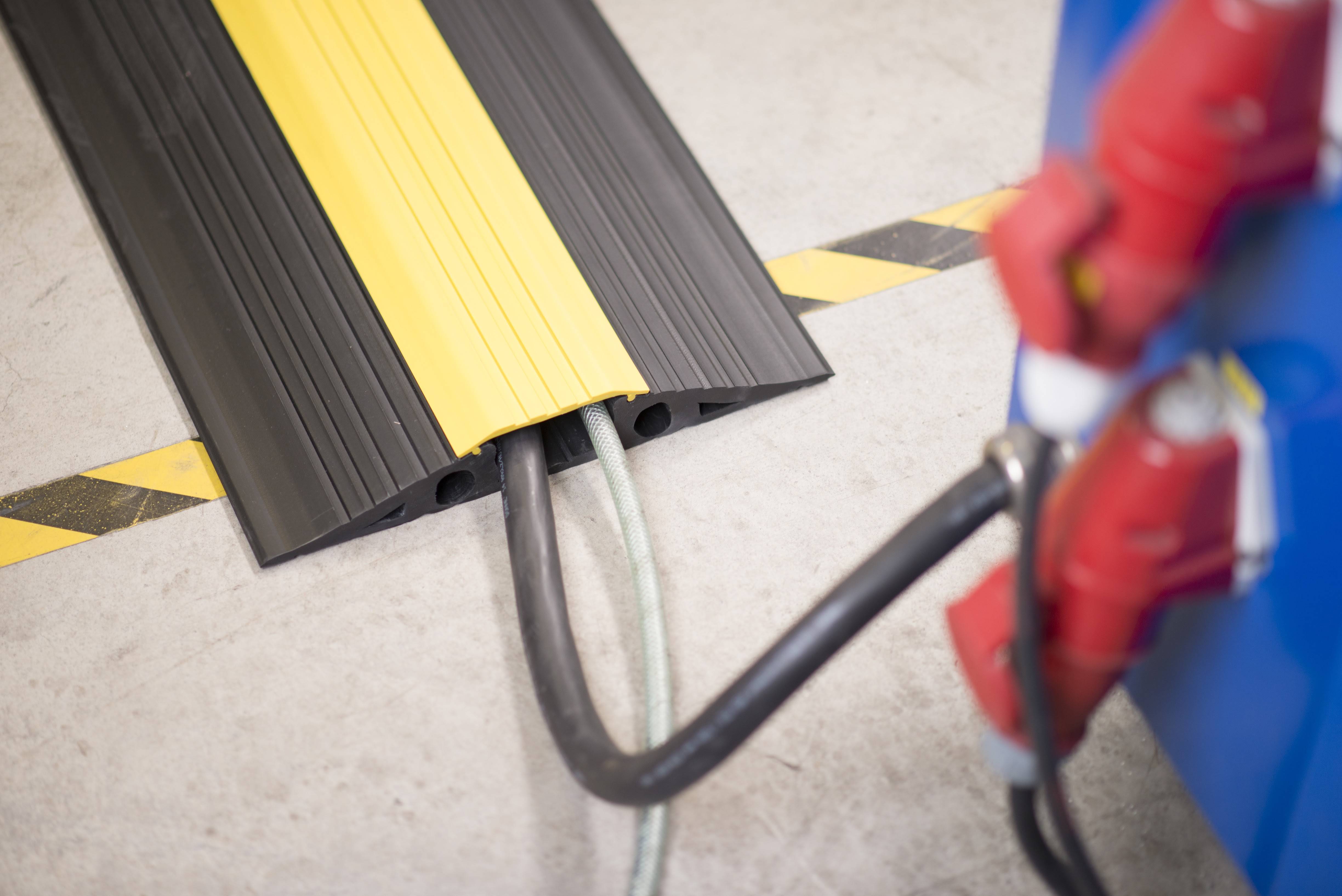 VKSB TOP-Kabelbrücke, für Innen- und Außenbereiche