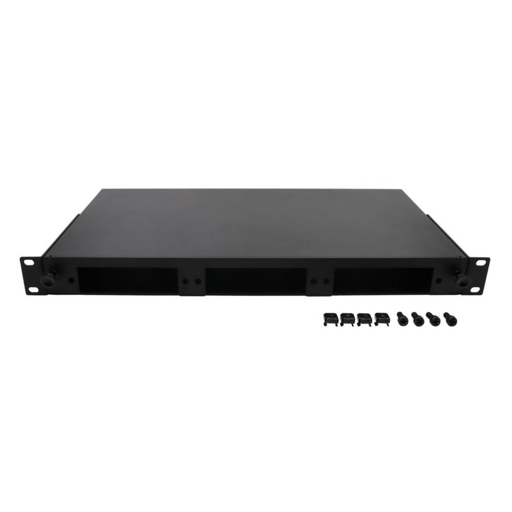 Schwarzes 1U-Rack-Mount-Server-Gehäuse mit vorderen Griffbügeln, gezeigt mit Befestigungsschrauben und Clips auf weißem Hintergrund.