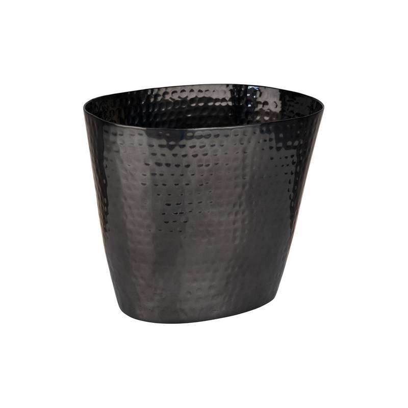 Ein schwarzer, gehämmerter Metallblumentopf mit einer leicht konischen Form und glänzender Oberfläche.