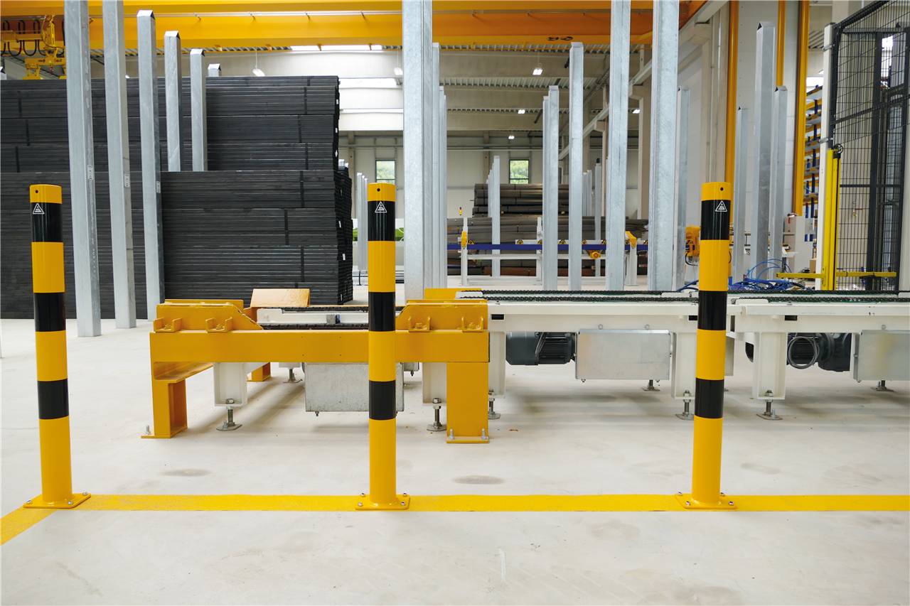 Schake 489BG Absperrpfosten Stahlrohr Ø 89 x 2,9 mm gelb / schwarz ortsfest, zum Einbetonieren<br><br>mit Erdanker ohne Öse